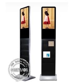 新聞棚との22インチを広告する屋内人間の特徴をもつキオスクのデジタル表記LCDのモニター