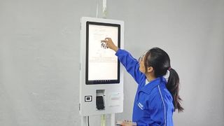 24 インチ床置き型セルフサービス支払いキオスク POS ステーション