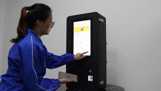 15.6 インチ屋外セルフオーダーキオスク、指紋リーダー付き、720P