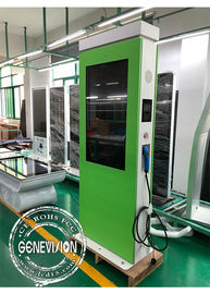 3G/4G 43インチの屋外のデジタル表記の広告の立ち客、LCDの電気自動車車の充電ステーション